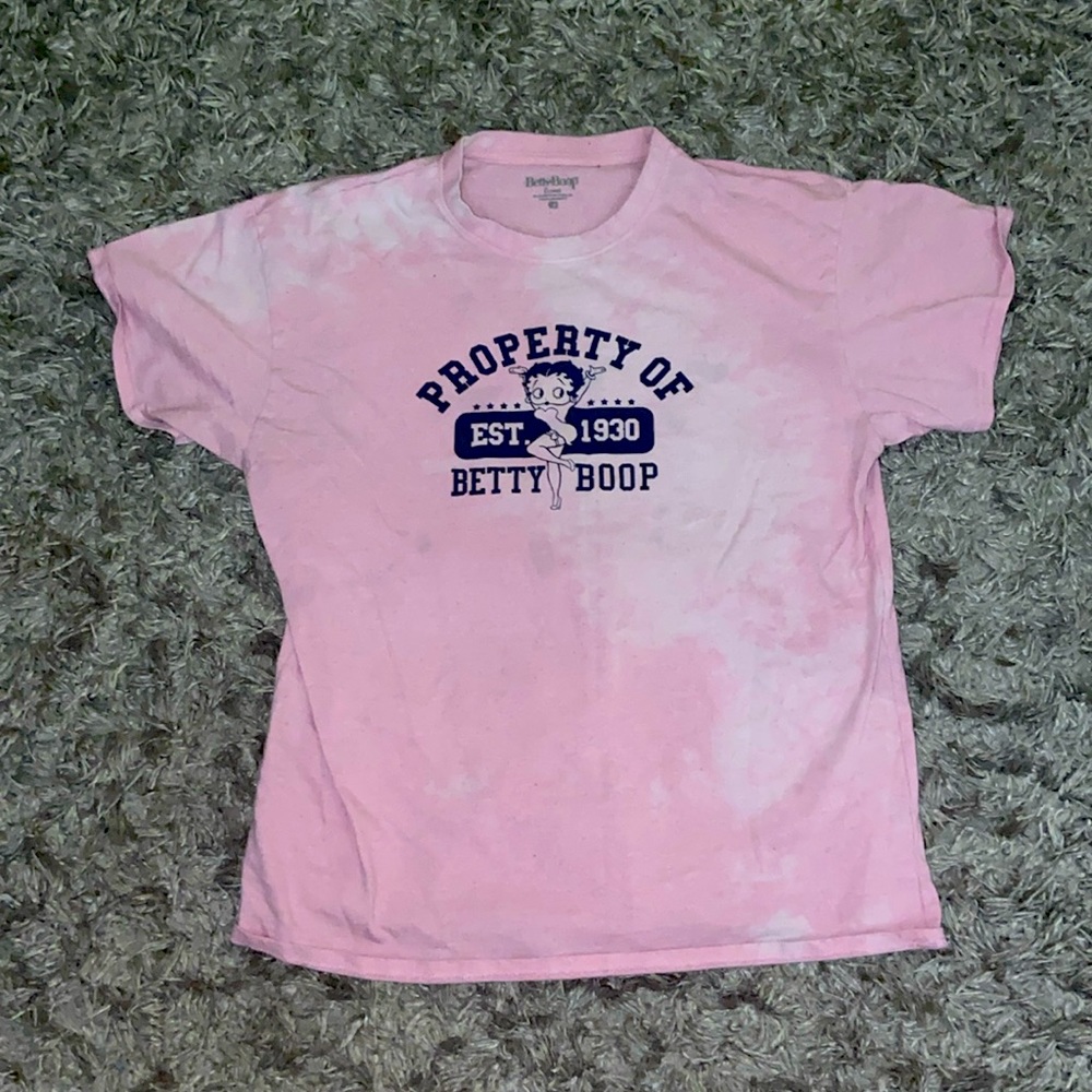 Original Betty boop shirt size large color is pink with a hint of white